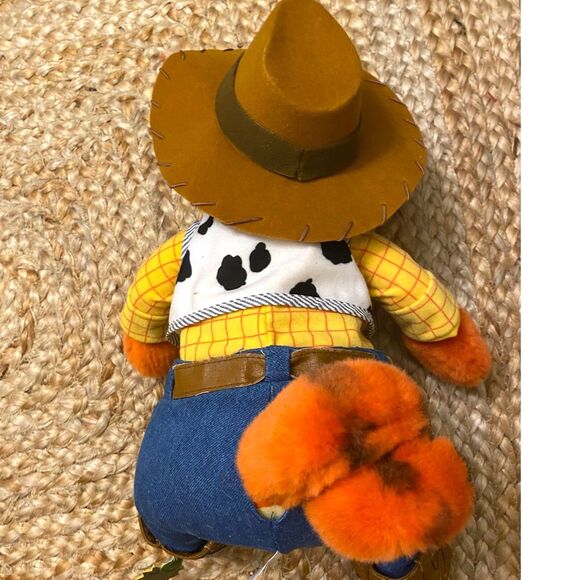 Disney Store Tigger Dressed as Woody Plush - Picture 3 of 6